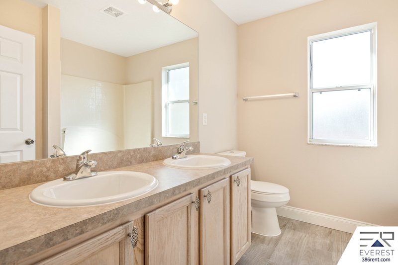 LIKE NEW, SPACIOUS 5/3/3 IN DESIRABLE INDIAN TRAILS property image