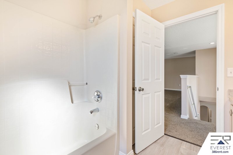 LIKE NEW, SPACIOUS 5/3/3 IN DESIRABLE INDIAN TRAILS property image