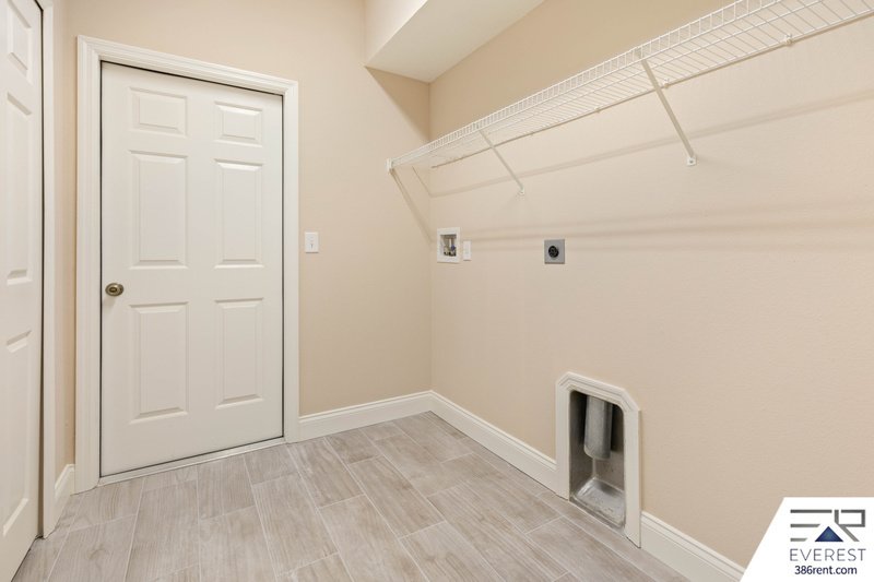 LIKE NEW, SPACIOUS 5/3/3 IN DESIRABLE INDIAN TRAILS property image