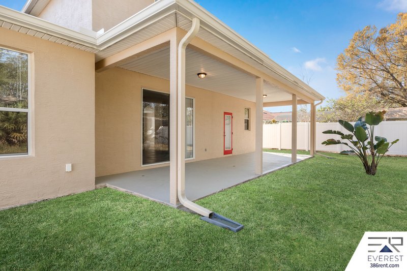 LIKE NEW, SPACIOUS 5/3/3 IN DESIRABLE INDIAN TRAILS property image