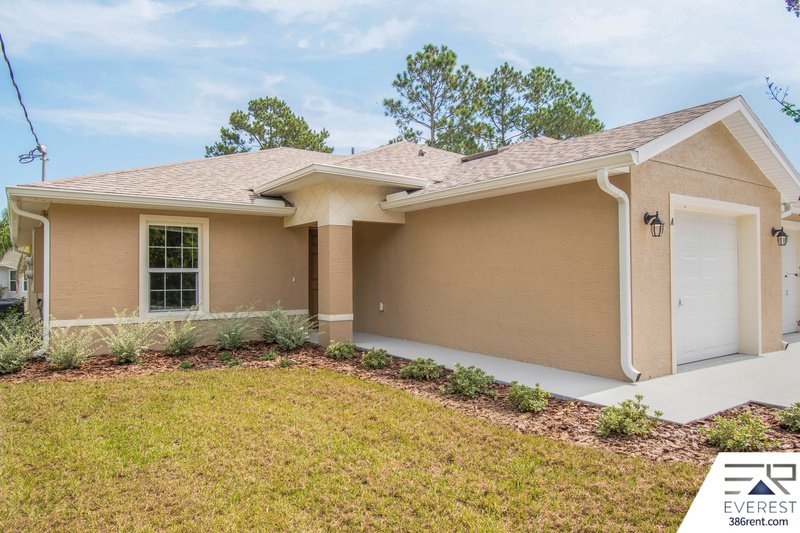 COZY 3/2/1 TOWNHOME IN BEAUTIFUL SEMINOLE WOODS property image