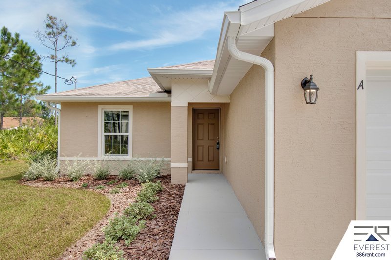 COZY 3/2/1 TOWNHOME IN BEAUTIFUL SEMINOLE WOODS property image