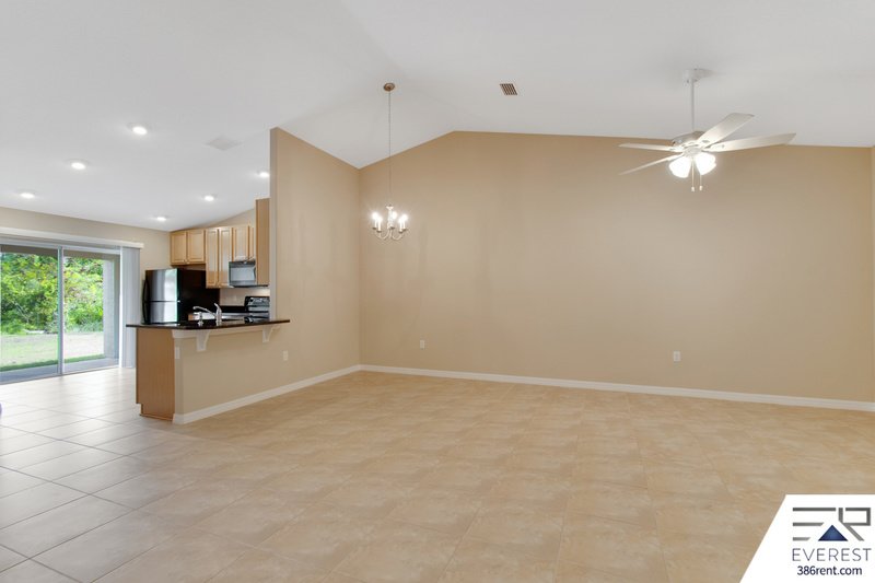 COZY 3/2/1 TOWNHOME IN BEAUTIFUL SEMINOLE WOODS property image