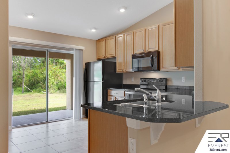 COZY 3/2/1 TOWNHOME IN BEAUTIFUL SEMINOLE WOODS property image