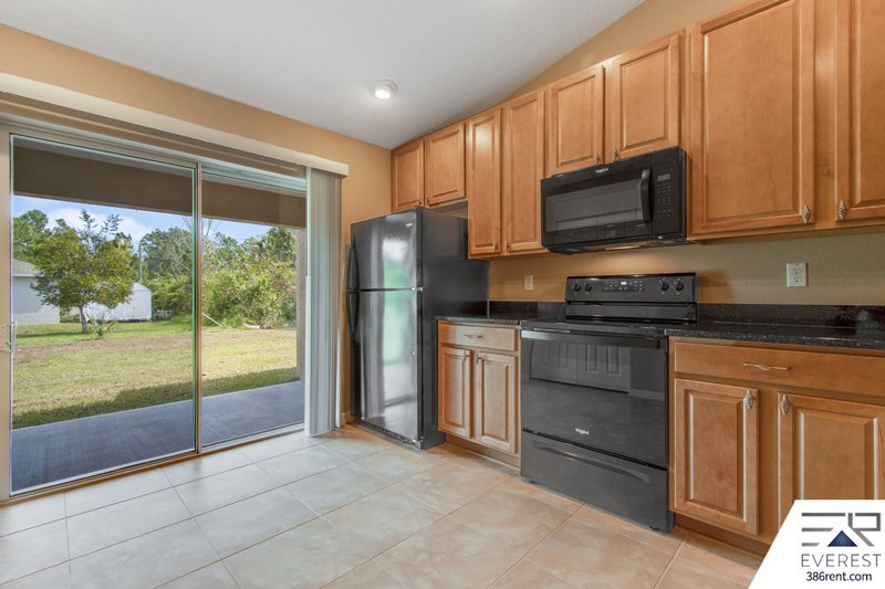 COZY 3/2/1 TOWNHOME IN BEAUTIFUL SEMINOLE WOODS property image