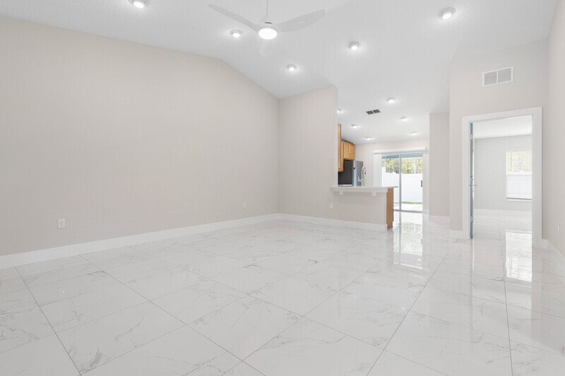 FULLY FENCED, LIKE NEW 3/2/1 TOWNHOUSE IN BEAUTIFUL QUAIL HOLLOW property image