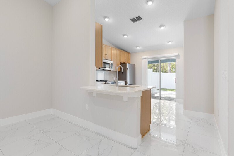 FULLY FENCED, LIKE NEW 3/2/1 TOWNHOUSE IN BEAUTIFUL QUAIL HOLLOW property image