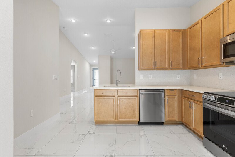 FULLY FENCED, LIKE NEW 3/2/1 TOWNHOUSE IN BEAUTIFUL QUAIL HOLLOW property image