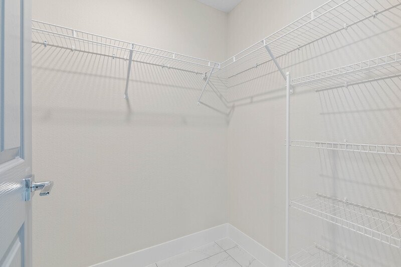 FULLY FENCED, LIKE NEW 3/2/1 TOWNHOUSE IN BEAUTIFUL QUAIL HOLLOW property image