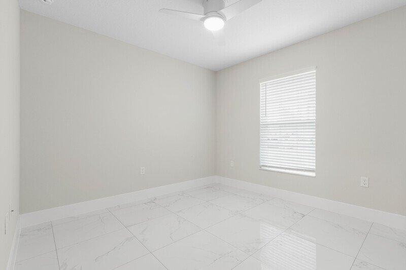 FULLY FENCED, LIKE NEW 3/2/1 TOWNHOUSE IN BEAUTIFUL QUAIL HOLLOW property image