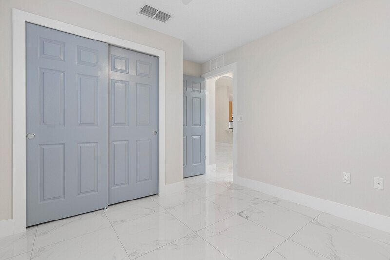 FULLY FENCED, LIKE NEW 3/2/1 TOWNHOUSE IN BEAUTIFUL QUAIL HOLLOW property image