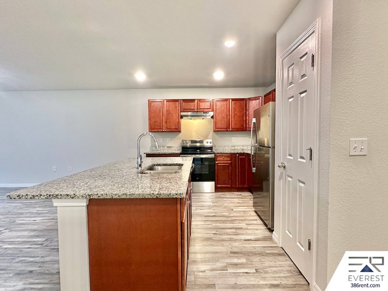 COZY 3/2/1 TOWNHOUSE IN POPULAR LEHIGH WOODS property image