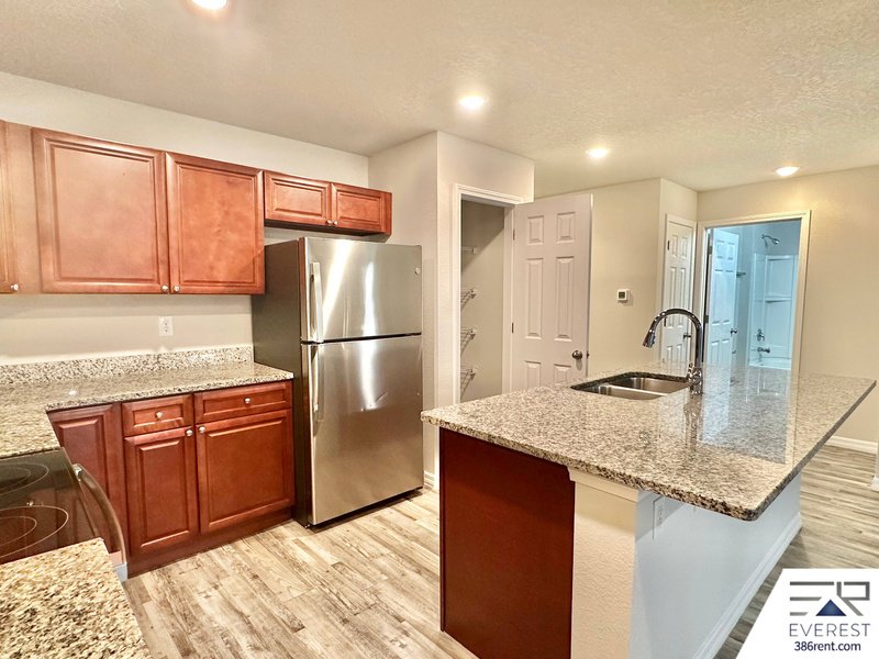 COZY 3/2/1 TOWNHOUSE IN POPULAR LEHIGH WOODS property image