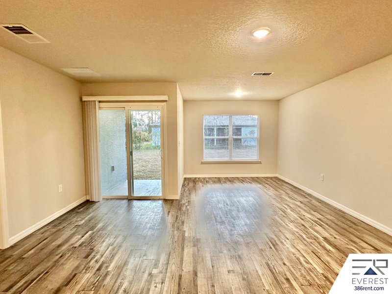 COZY 3/2/1 TOWNHOUSE IN POPULAR LEHIGH WOODS property image