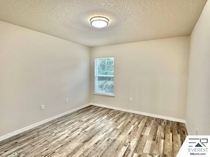 COZY 3/2/1 TOWNHOUSE IN POPULAR LEHIGH WOODS property image