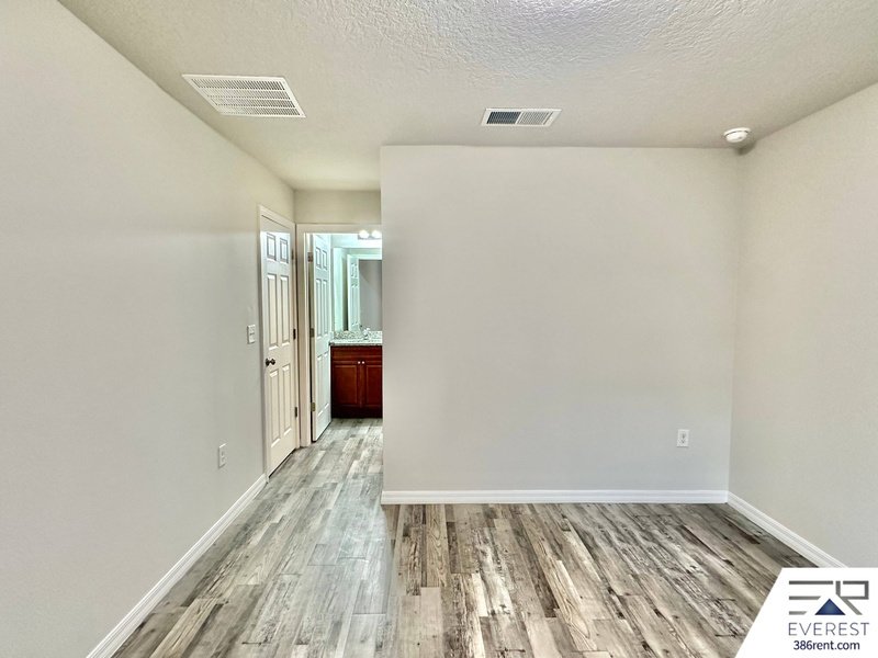 COZY 3/2/1 TOWNHOUSE IN POPULAR LEHIGH WOODS property image