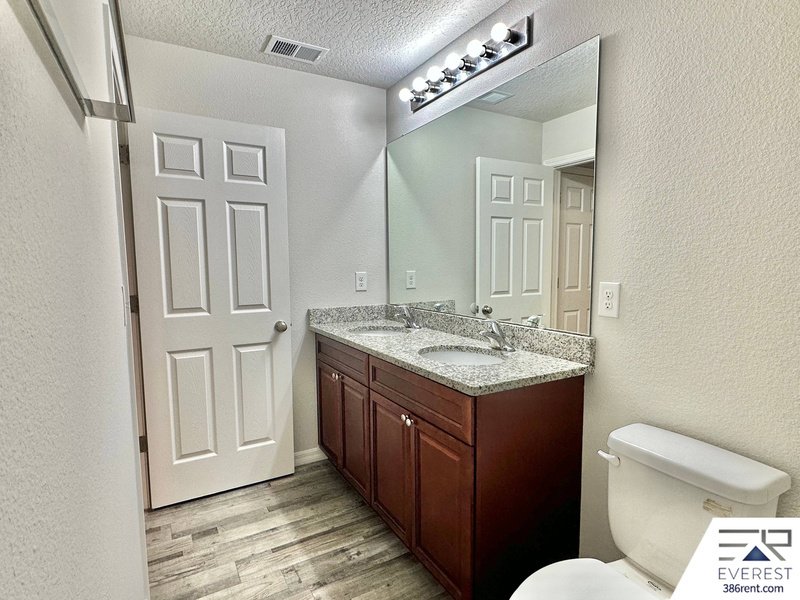 COZY 3/2/1 TOWNHOUSE IN POPULAR LEHIGH WOODS property image