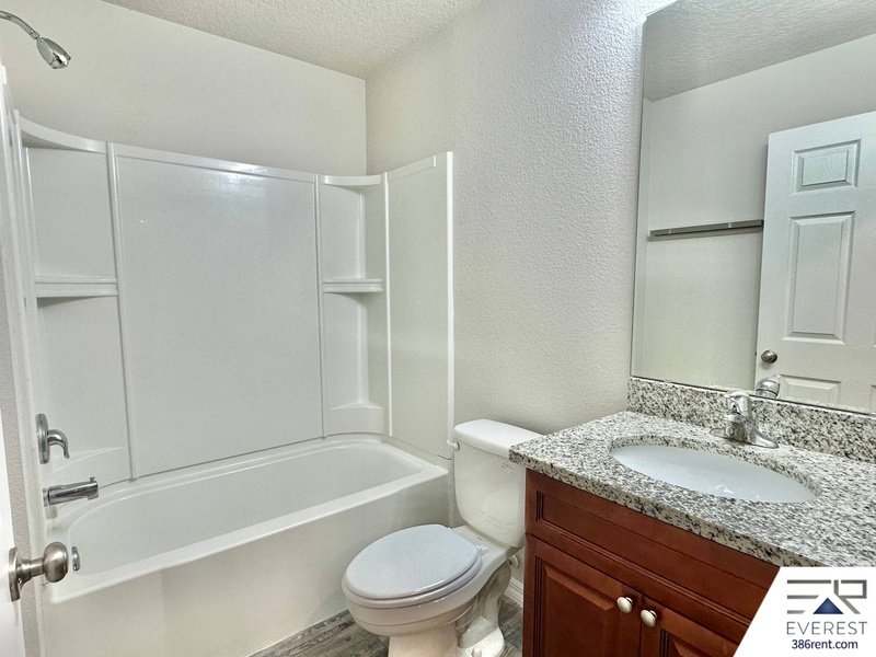 COZY 3/2/1 TOWNHOUSE IN POPULAR LEHIGH WOODS property image