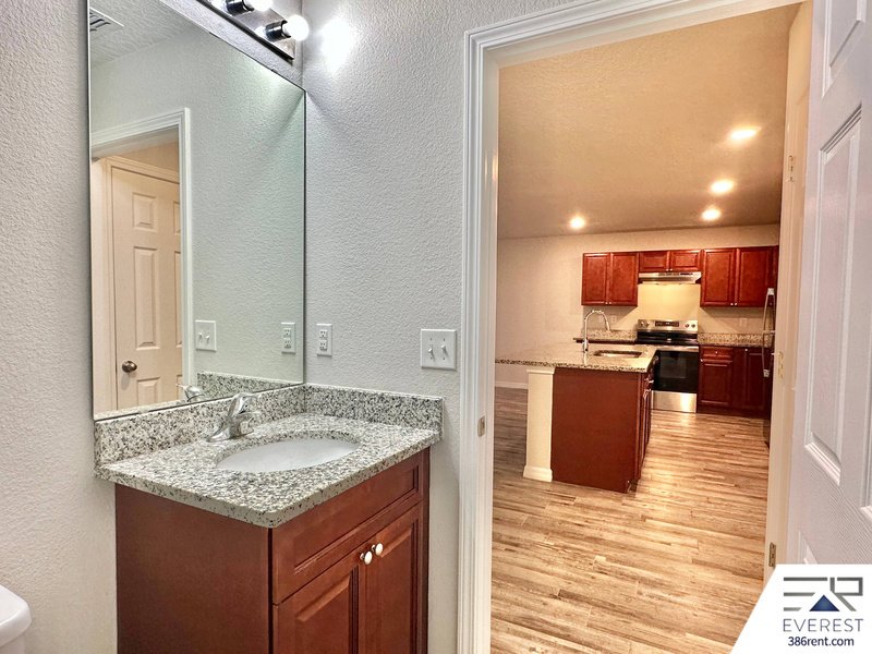 COZY 3/2/1 TOWNHOUSE IN POPULAR LEHIGH WOODS property image