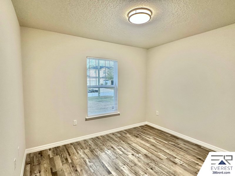 COZY 3/2/1 TOWNHOUSE IN POPULAR LEHIGH WOODS property image