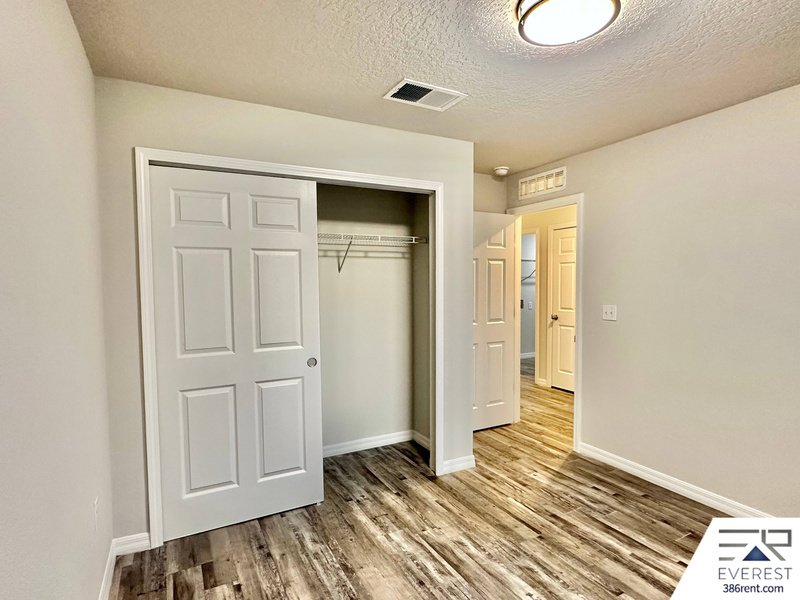 COZY 3/2/1 TOWNHOUSE IN POPULAR LEHIGH WOODS property image