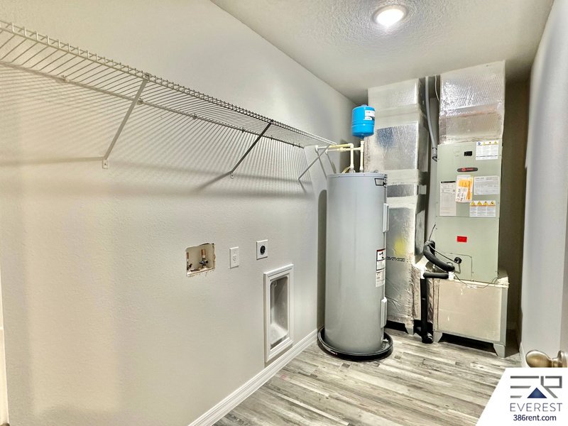 COZY 3/2/1 TOWNHOUSE IN POPULAR LEHIGH WOODS property image