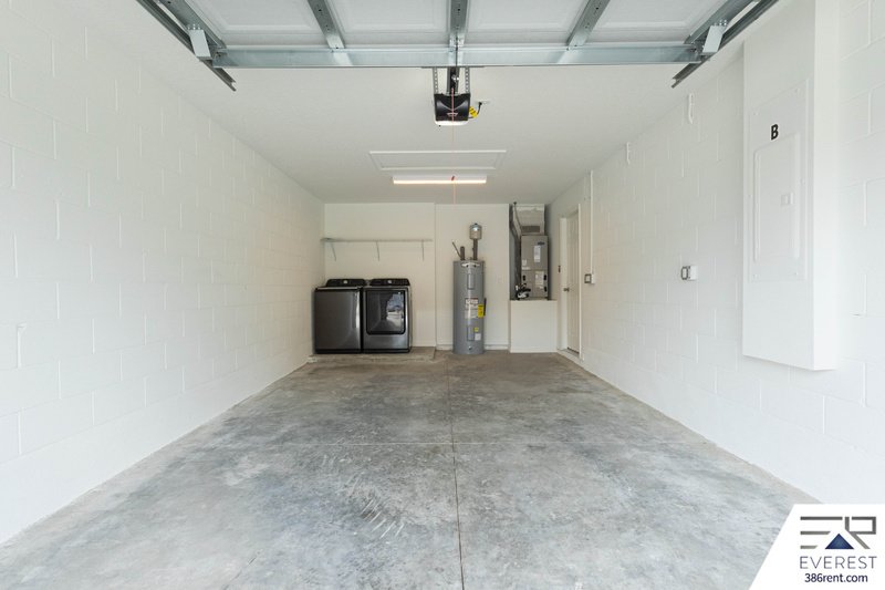 FULLY FENCED, LIKE NEW 3/2/1 TOWNHOUSE ON A CUL DE SAC IN BEAUTIFUL SEMINOLE WOODS property image