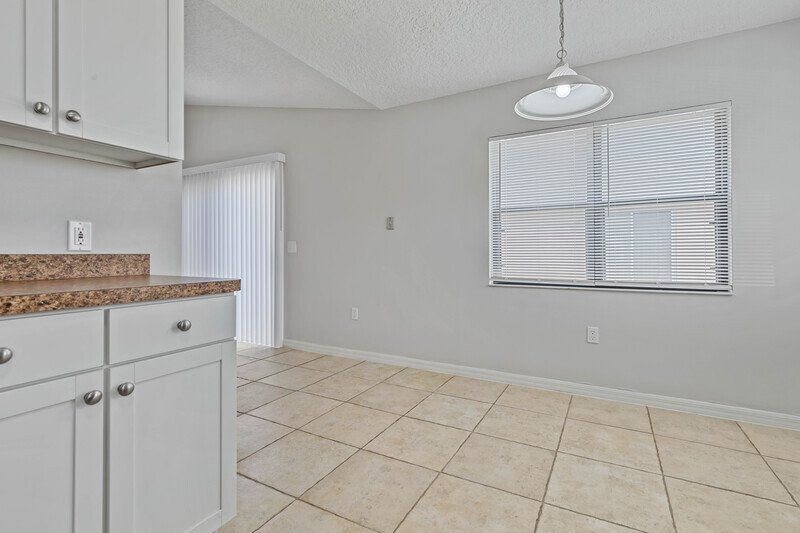 LIKE NEW 3/2/2 IN DESIRABLE PINE LAKES property image