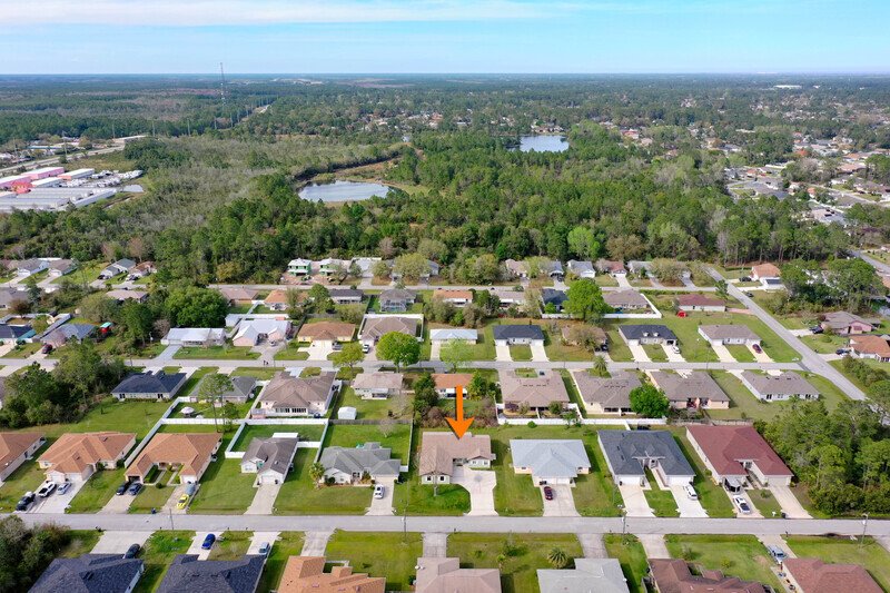 LIKE NEW 3/2/2 IN DESIRABLE PINE LAKES property image