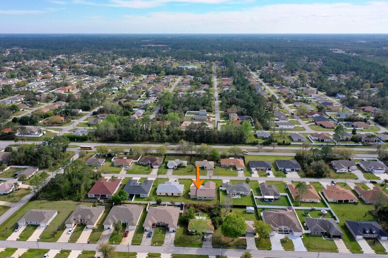 LIKE NEW 3/2/2 IN DESIRABLE PINE LAKES property image
