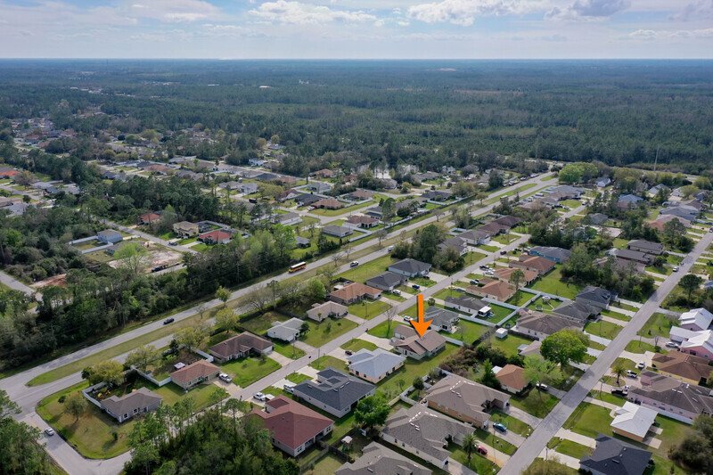 LIKE NEW 3/2/2 IN DESIRABLE PINE LAKES property image