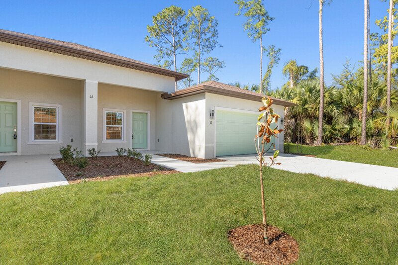 LIKE NEW 3/2/2 TOWNHOME IN POPULAR PINE GROVE property image