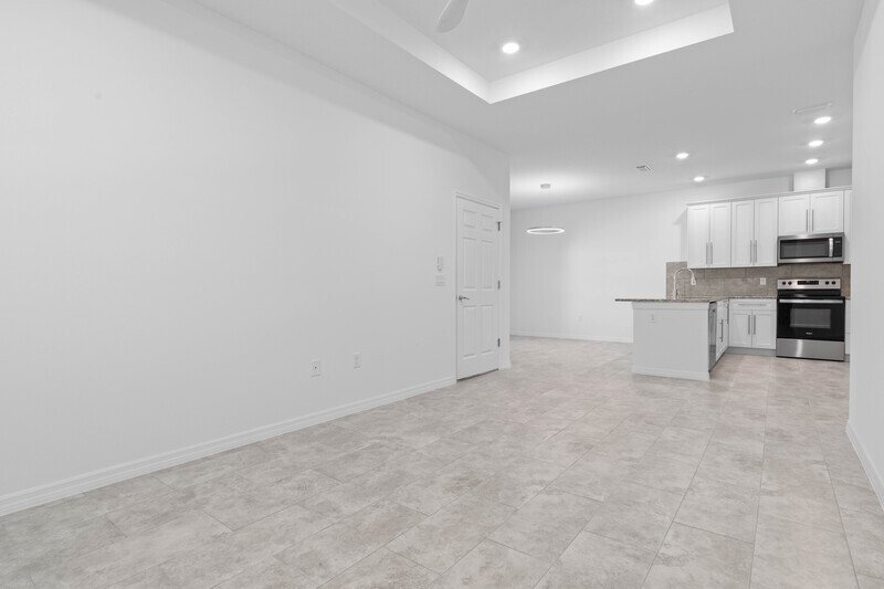 LIKE NEW 3/2/2 TOWNHOME IN POPULAR PINE GROVE property image