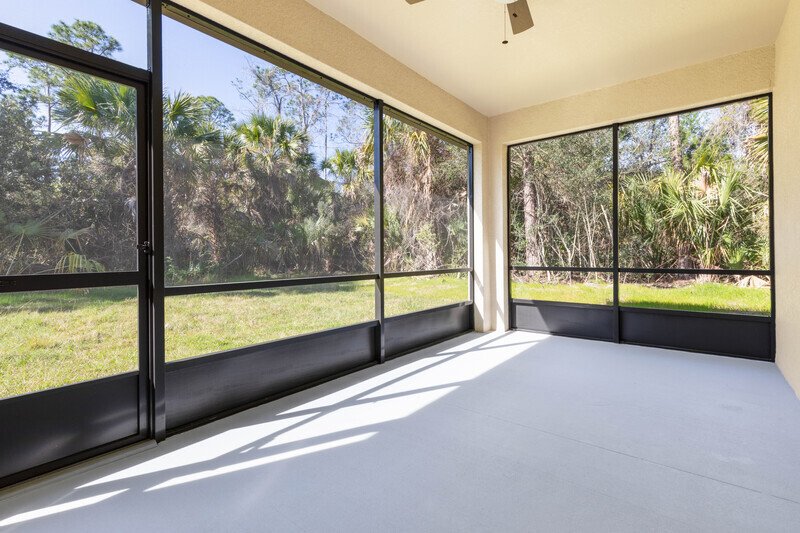 LIKE NEW 3/2/2 TOWNHOME IN POPULAR PINE GROVE property image