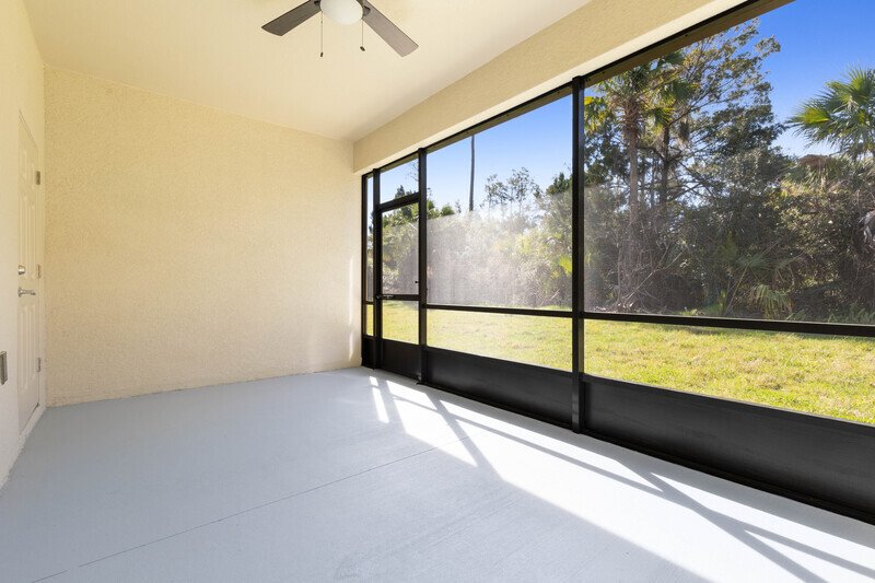 LIKE NEW 3/2/2 TOWNHOME IN POPULAR PINE GROVE property image