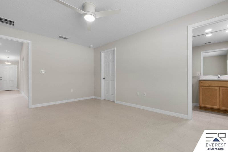 Brand New, fully fenced on a quiet cul-de-sac property image