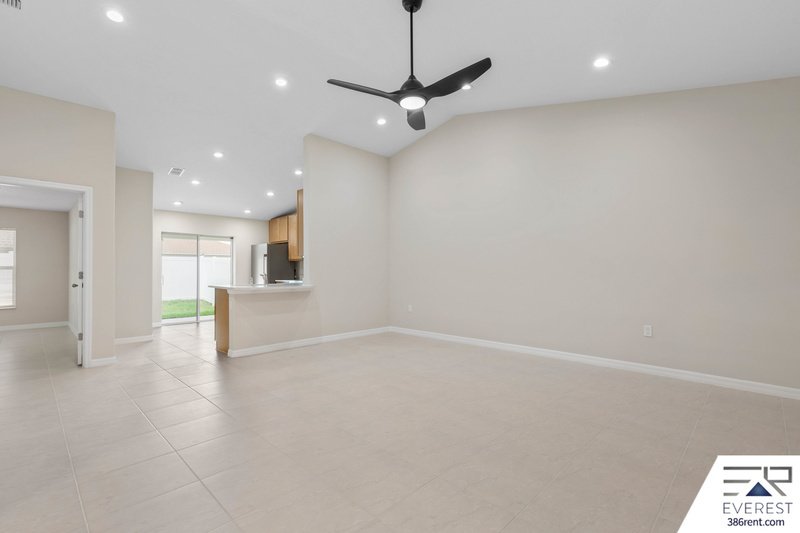 Brand New, fully fenced on a quiet cul-de-sac property image