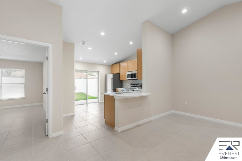 Brand New, fully fenced on a quiet cul-de-sac property image