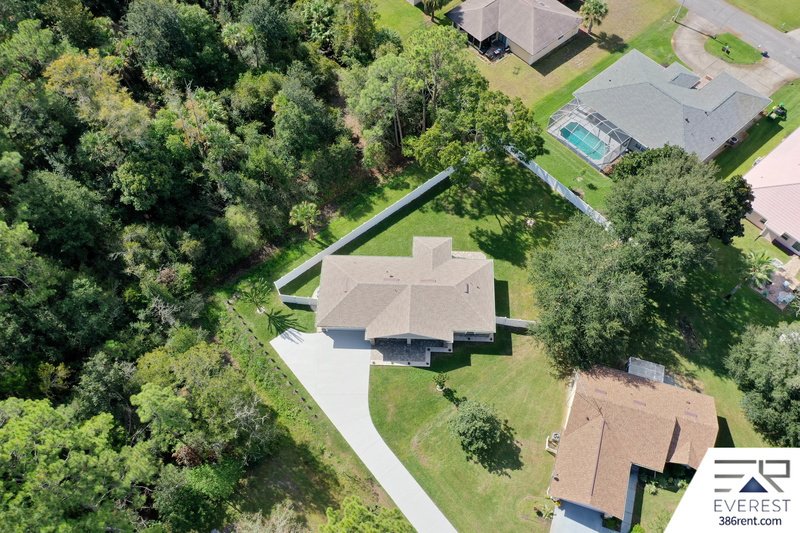 FULLY FENCED, COMPLETELY RENOVATED 3/2/2 ON A CUL-DE-SAC IN THE HEART OF PALM COAST property image