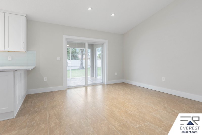 FULLY FENCED, COMPLETELY RENOVATED 3/2/2 ON A CUL-DE-SAC IN THE HEART OF PALM COAST property image