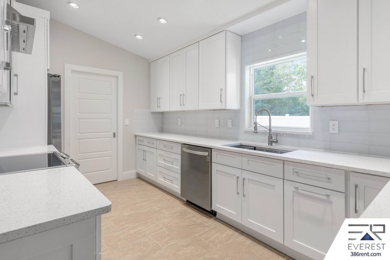 FULLY FENCED, COMPLETELY RENOVATED 3/2/2 ON A CUL-DE-SAC IN THE HEART OF PALM COAST property image