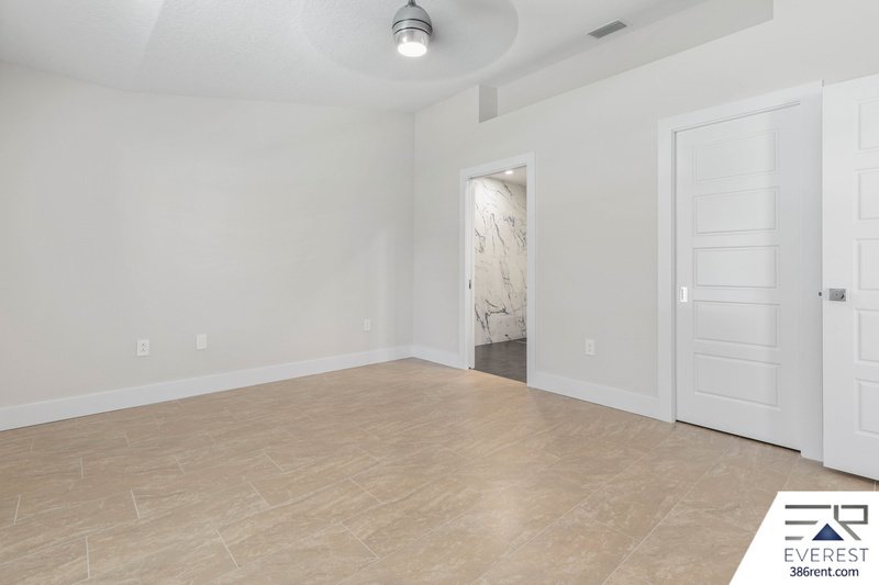 FULLY FENCED, COMPLETELY RENOVATED 3/2/2 ON A CUL-DE-SAC IN THE HEART OF PALM COAST property image
