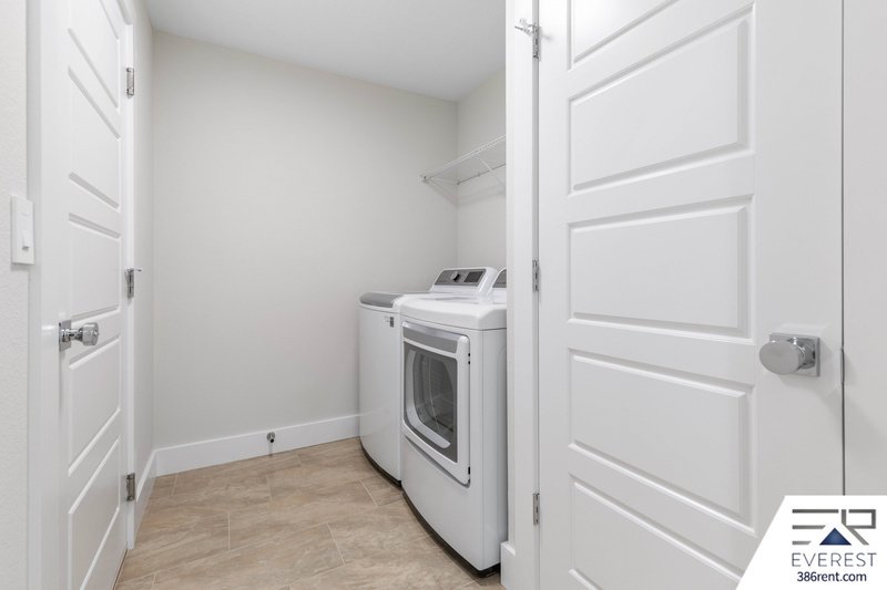 FULLY FENCED, COMPLETELY RENOVATED 3/2/2 ON A CUL-DE-SAC IN THE HEART OF PALM COAST property image