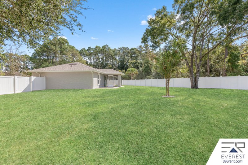 FULLY FENCED, COMPLETELY RENOVATED 3/2/2 ON A CUL-DE-SAC IN THE HEART OF PALM COAST property image