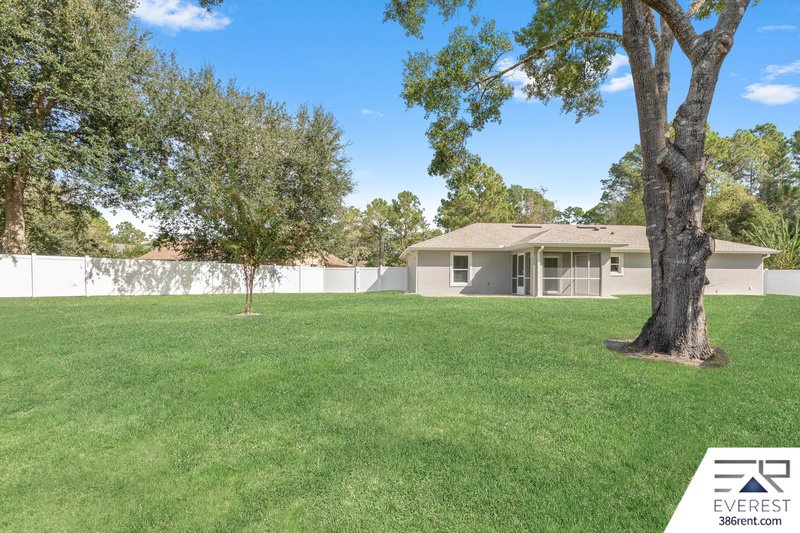 FULLY FENCED, COMPLETELY RENOVATED 3/2/2 ON A CUL-DE-SAC IN THE HEART OF PALM COAST property image