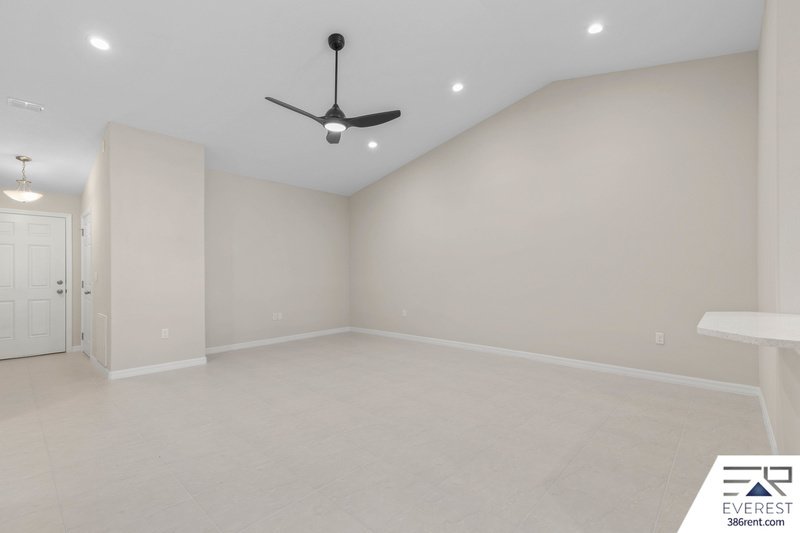Brand New, fully fenced on a quiet cul-de-sac property image