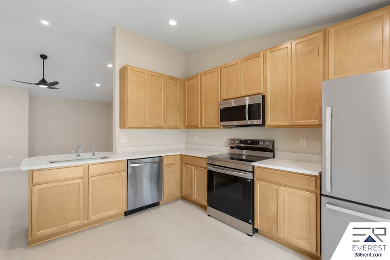 Brand New, fully fenced on a quiet cul-de-sac property image