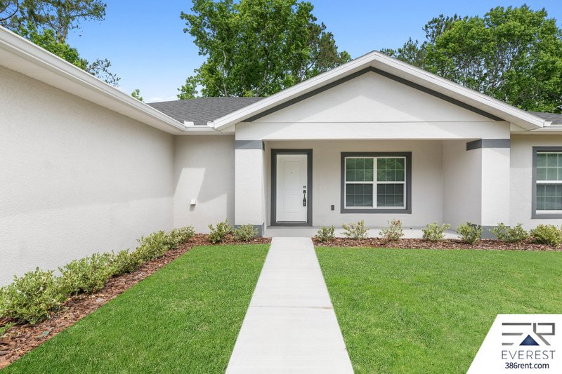 LIKE NEW, UPGRADED 3/2/2 IN THE HEART OF PALM COAST property image