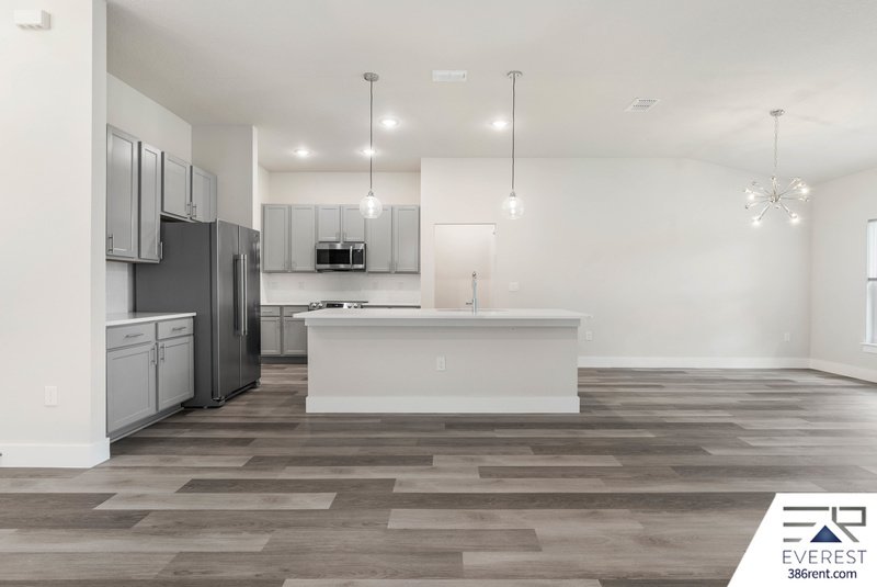 LIKE NEW, UPGRADED 3/2/2 IN THE HEART OF PALM COAST property image