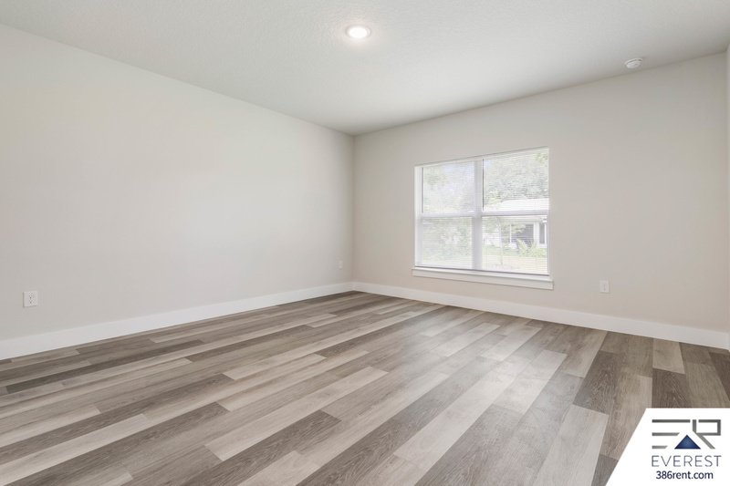 LIKE NEW, UPGRADED 3/2/2 IN THE HEART OF PALM COAST property image